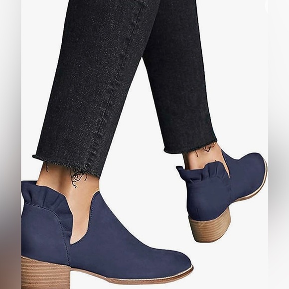 NWT Fall Cutout Booties Ankle Heels Low Stacked Ruffle Slip On Short Boots - Picture 5 of 6